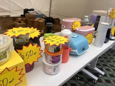 崇明乡村“奥特莱斯”特卖会 工艺礼品的购物天堂